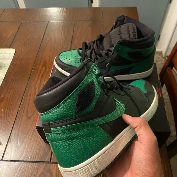 Jordan 1 High Retro Pine Green - Picture 6 of 6